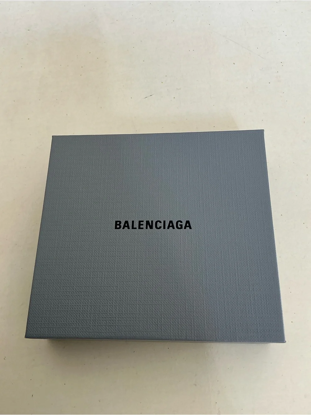 BALENCIAGA MELROSE B LOGO KEYCHAIN KEY RING FOB IN ANTIQUE SILVER - Picture 15 of 15